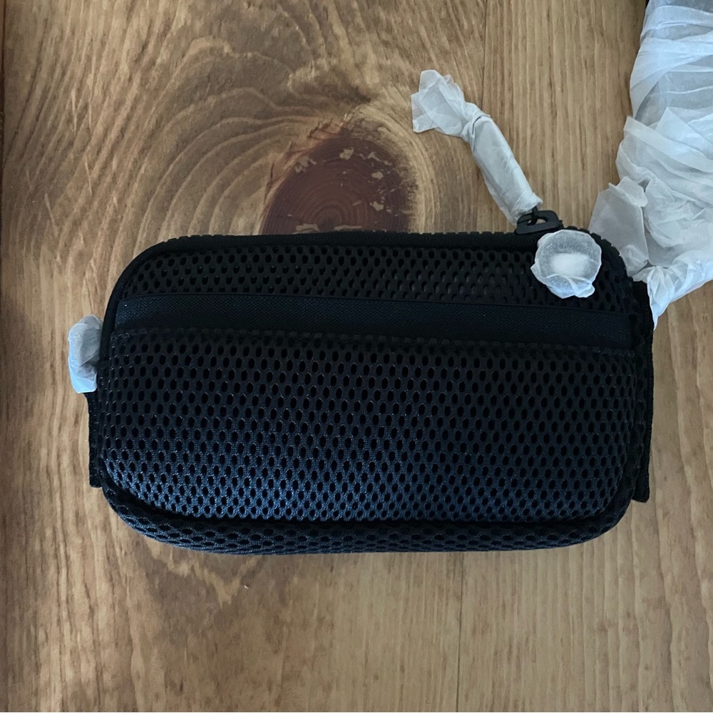 NWT Dagne Dover Mara Onyx Air Mesh Phone Sling - Picture 2 of 5